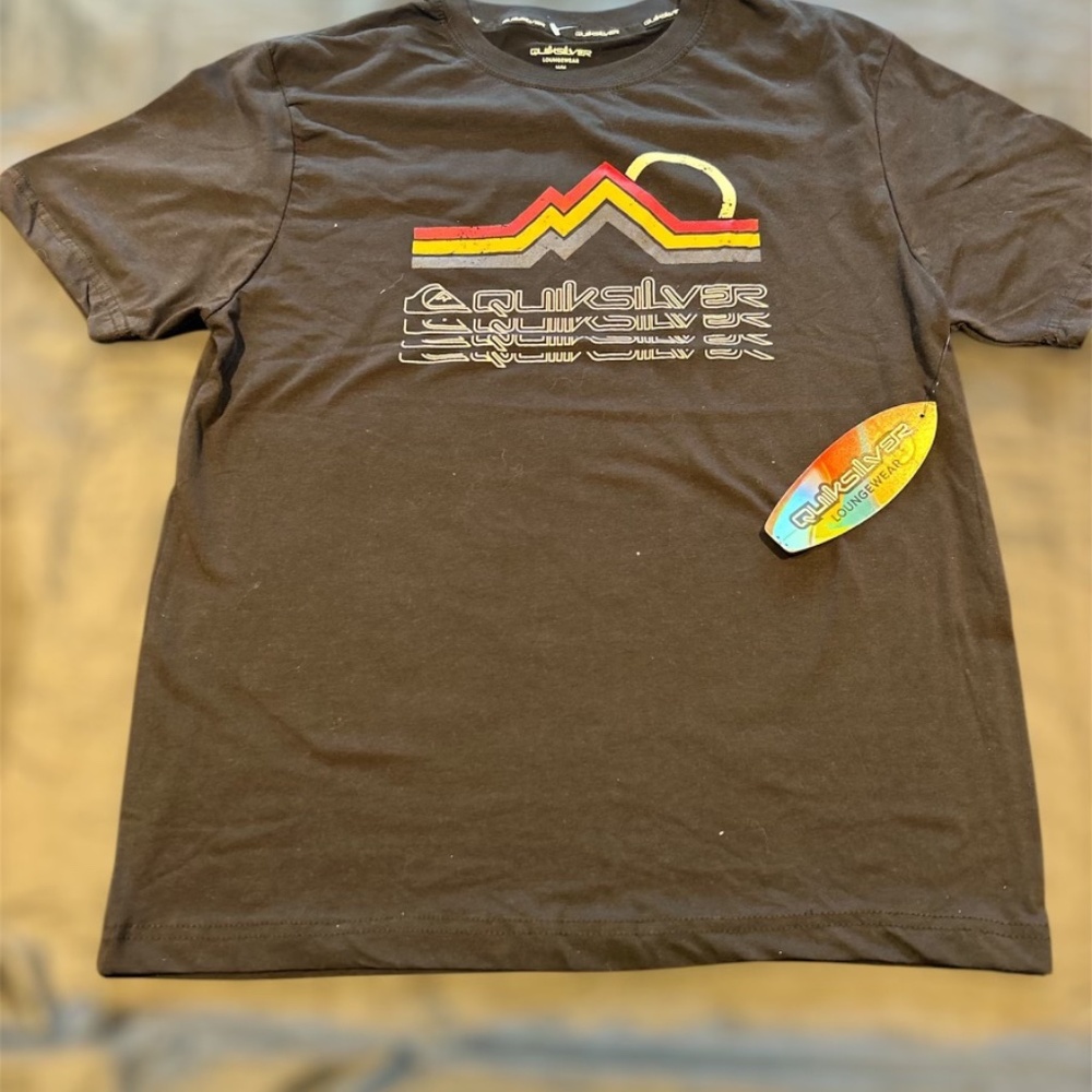 2 Quicksilver Loungewear T-Shirts